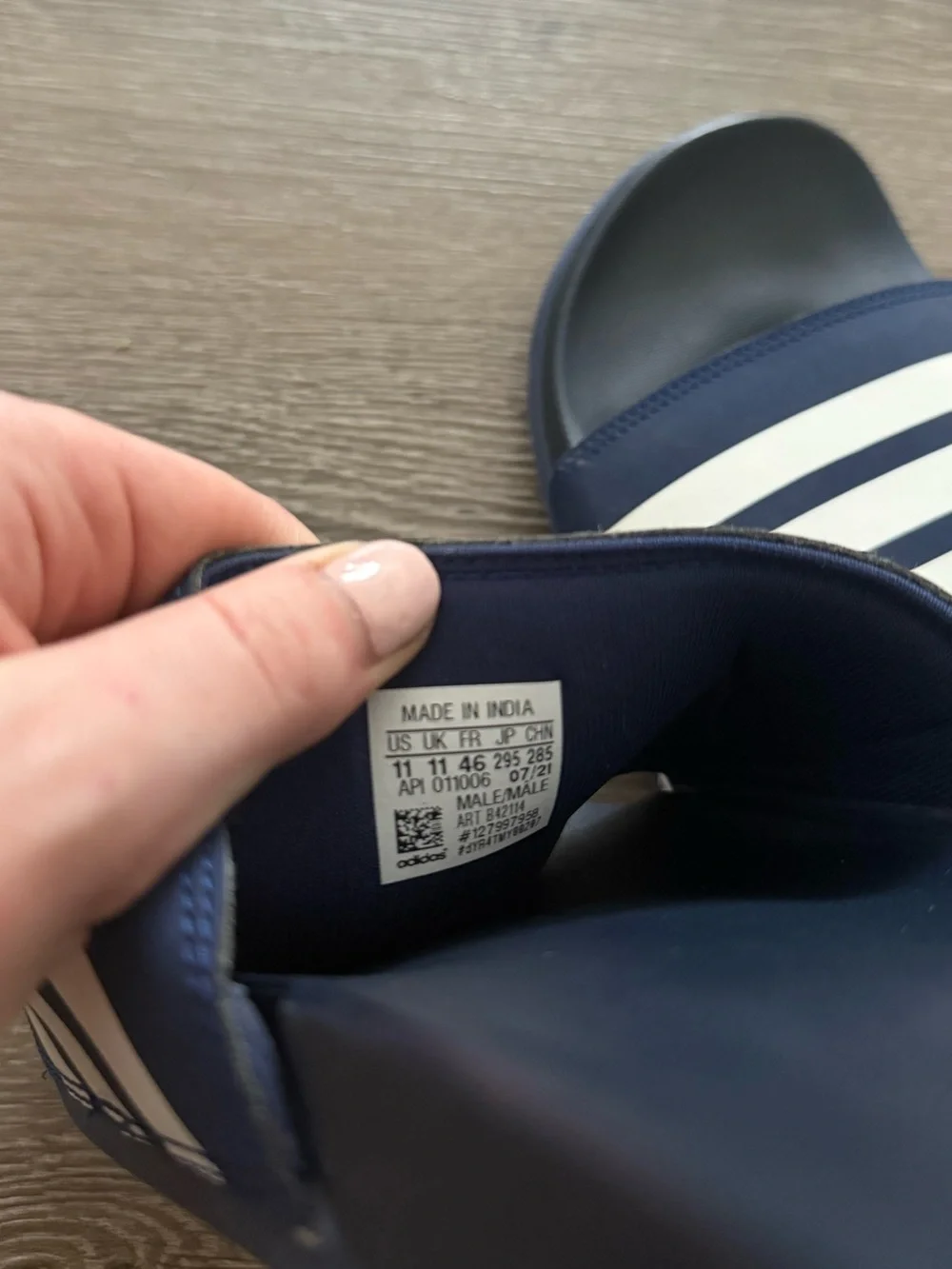 Adidas Adilette Comfort Slides Men’s Size 11 Navy Blue White Striped Sandals